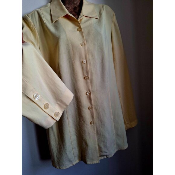 Vintage Silk Long-Sleeve Button-Up Shirt In Light Yellow Size M - Picture 5 of 11